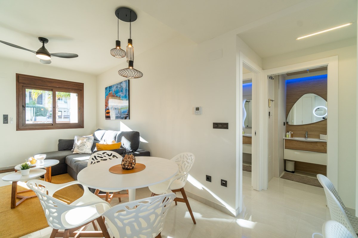 For sale - 2 Bedroom 2 Bathroom Apartment in Torrevieja - Costa Blanca  - Alicante