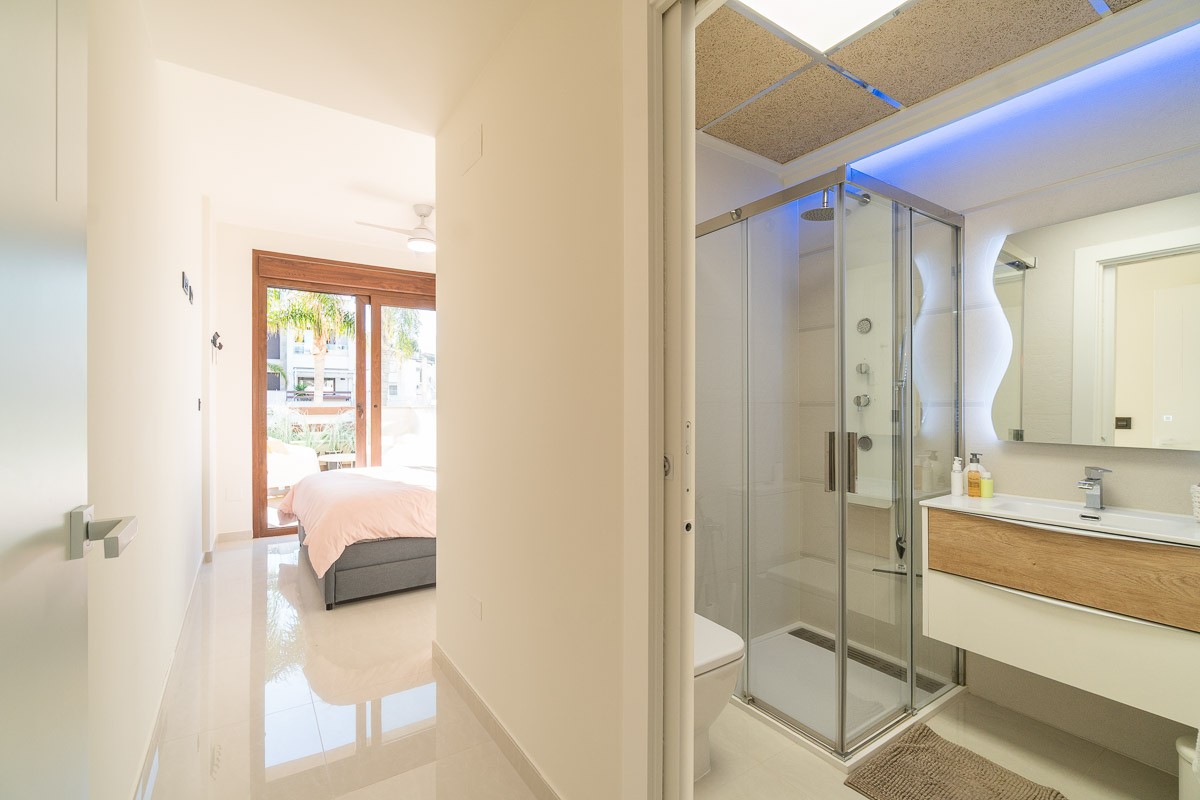 For sale - 2 Bedroom 2 Bathroom Apartment in Torrevieja - Costa Blanca  - Alicante