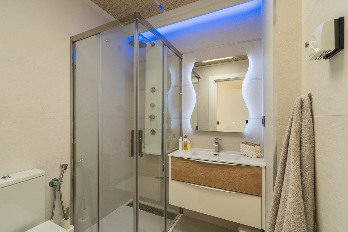 For sale - 2 Bedroom 2 Bathroom Apartment in Torrevieja - Costa Blanca  - Alicante