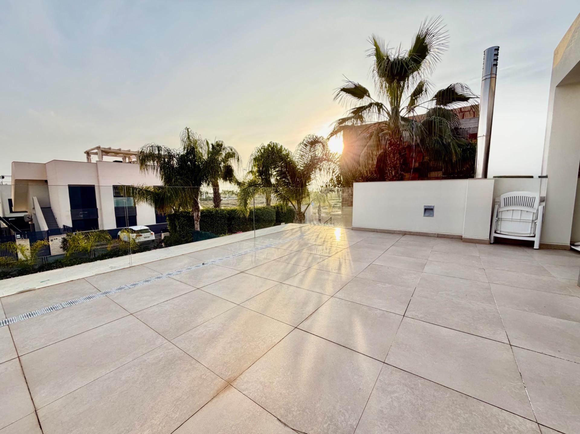 For sale - 3 Bedroom 3 Bathroom Villa in Cuidad Quesada  - Cuidad Quesada  - Alicante