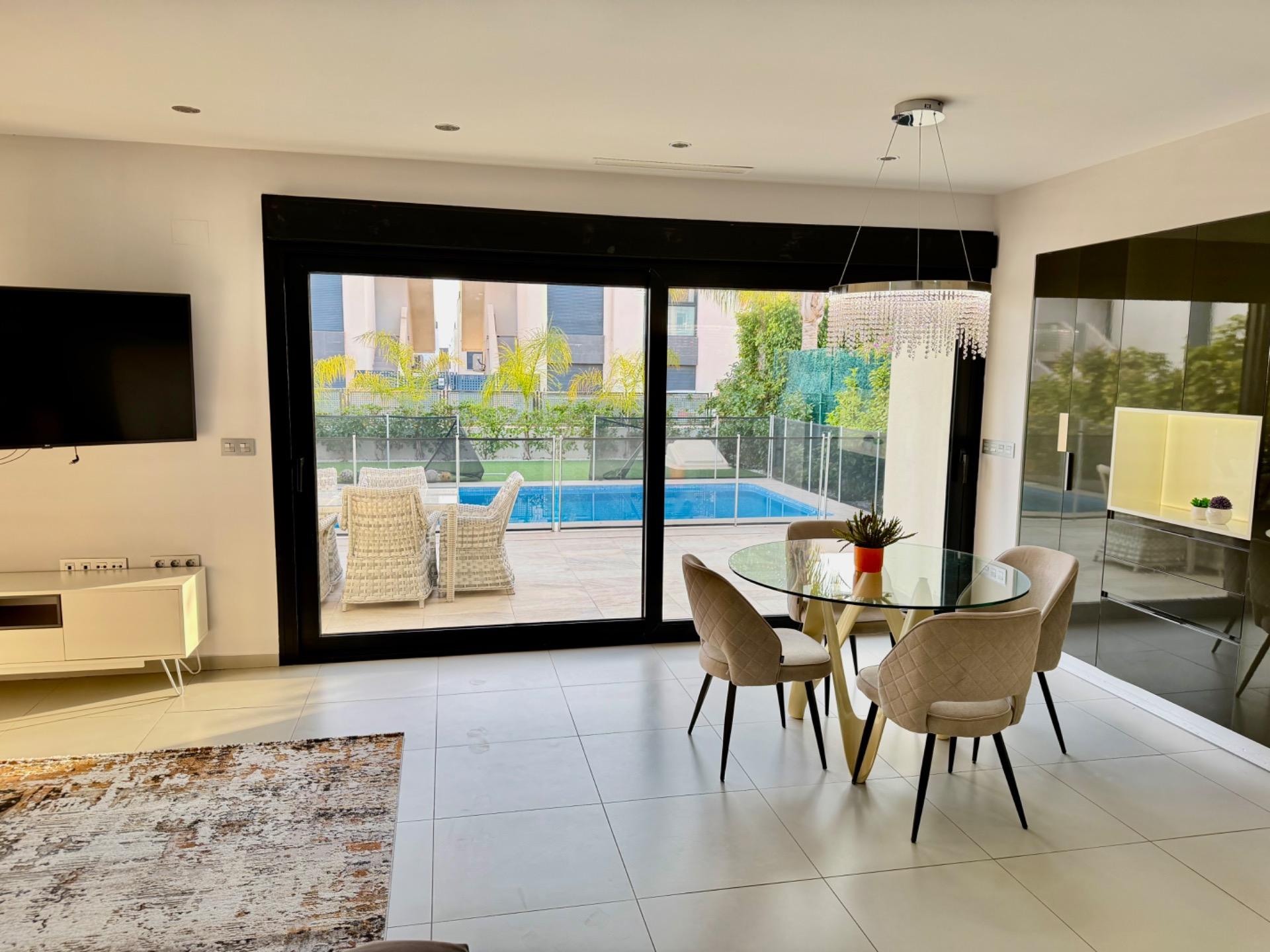 For sale - 3 Bedroom 3 Bathroom Villa in Cuidad Quesada  - Cuidad Quesada  - Alicante