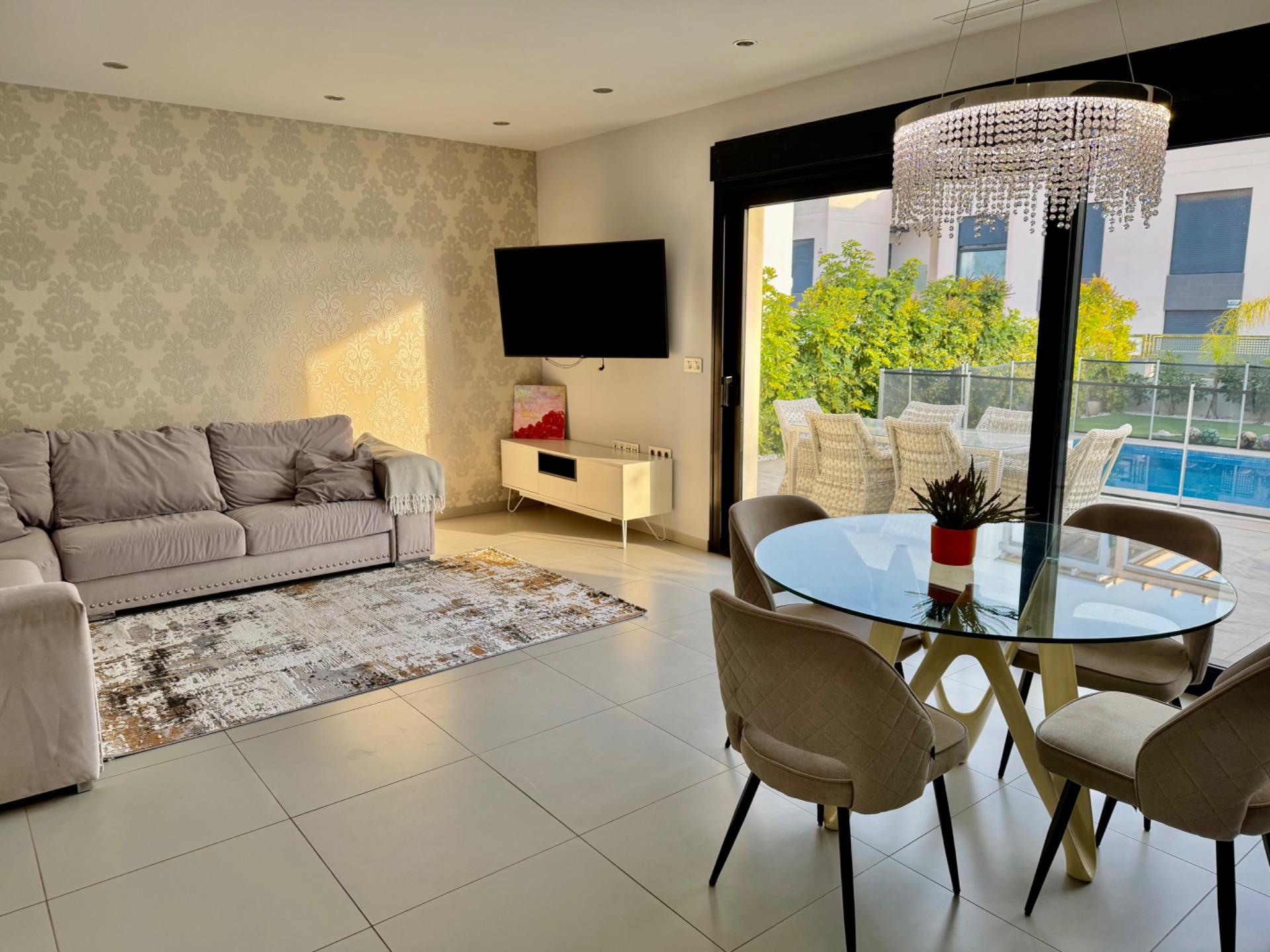 For sale - 3 Bedroom 3 Bathroom Villa in Cuidad Quesada  - Cuidad Quesada  - Alicante
