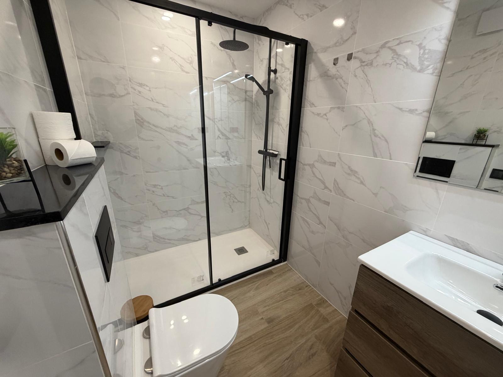 For sale - 3 Bedroom 2 Bathroom Apartamento in Torrevieja - Playa del Acequión  - Alicante