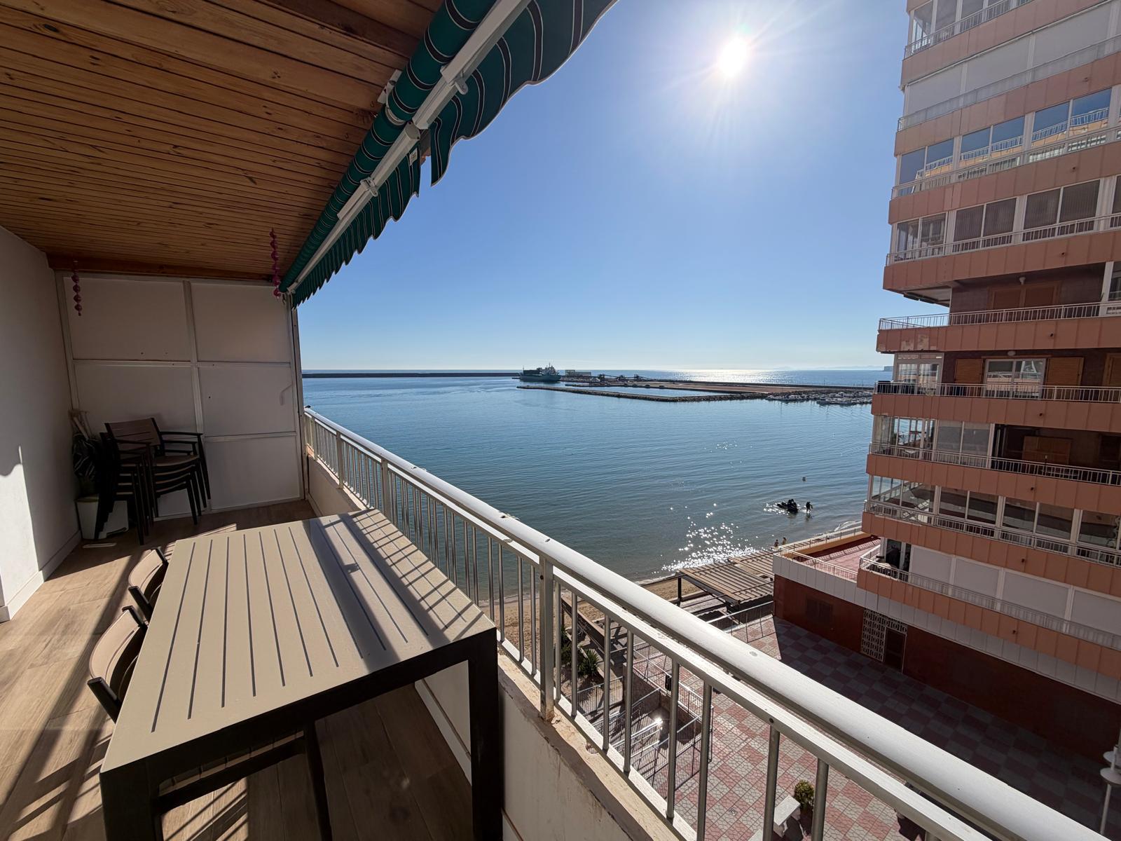 For sale - 3 Bedroom 2 Bathroom Apartamento in Torrevieja - Playa del Acequión  - Alicante