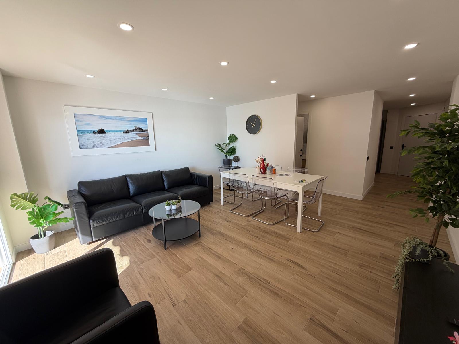 For sale - 3 Bedroom 2 Bathroom Apartamento in Torrevieja - Playa del Acequión  - Alicante