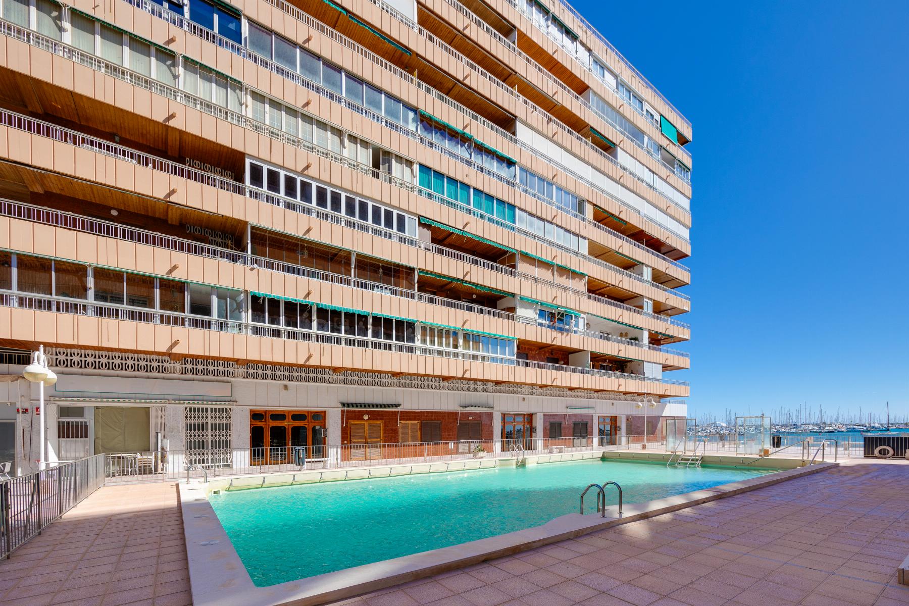 For sale - 3 Bedroom 2 Bathroom Apartamento in Torrevieja - Playa del Acequión  - Alicante
