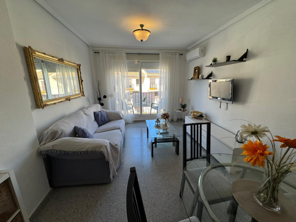 3 Bedroom 2 Bathroom Apartamento in San Miguel de Salinas