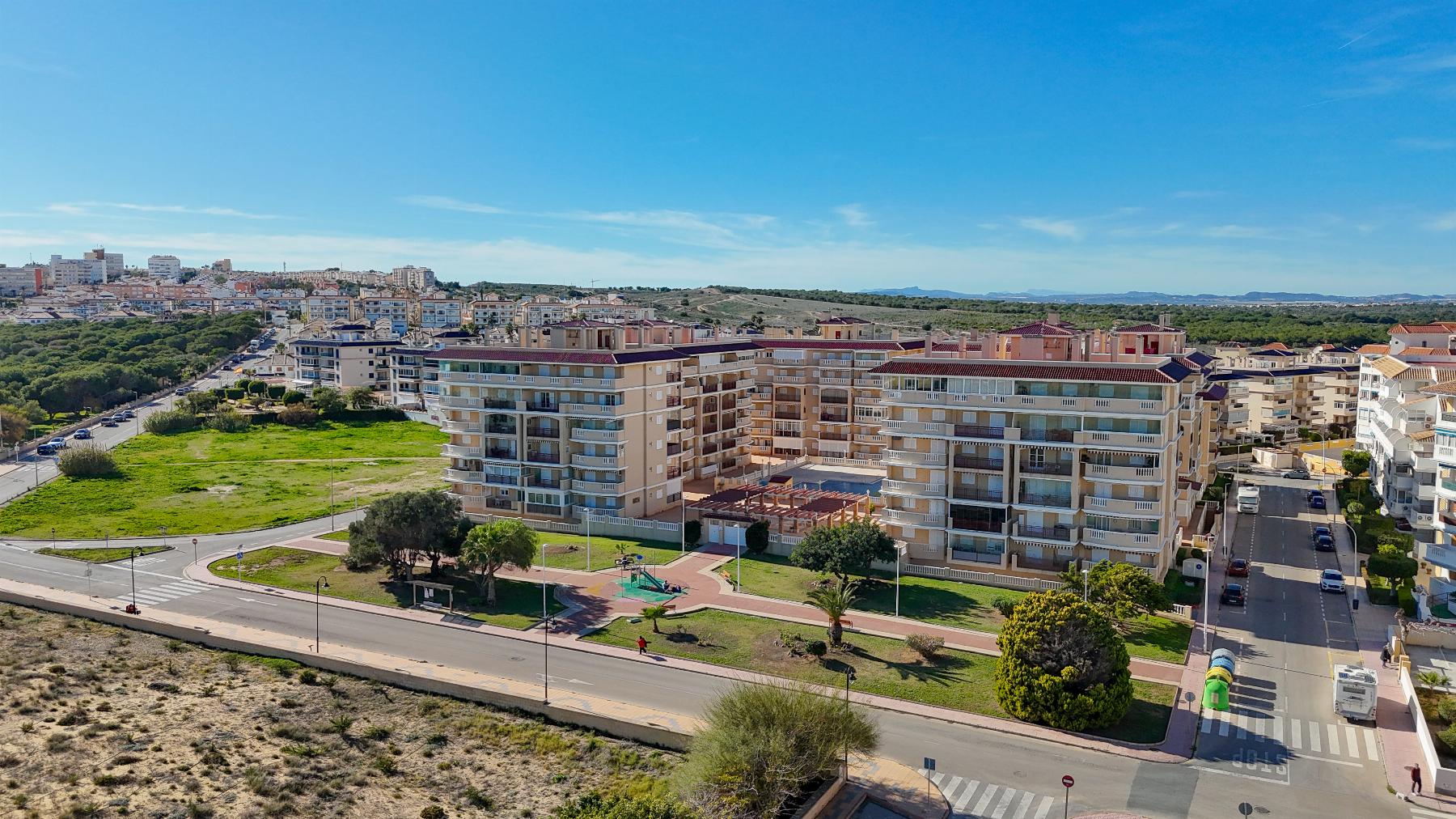 For sale - 3 Bedroom 1 Bathroom Bungalow in Torrevieja - PLAYA DE LA MATA  - Alicante