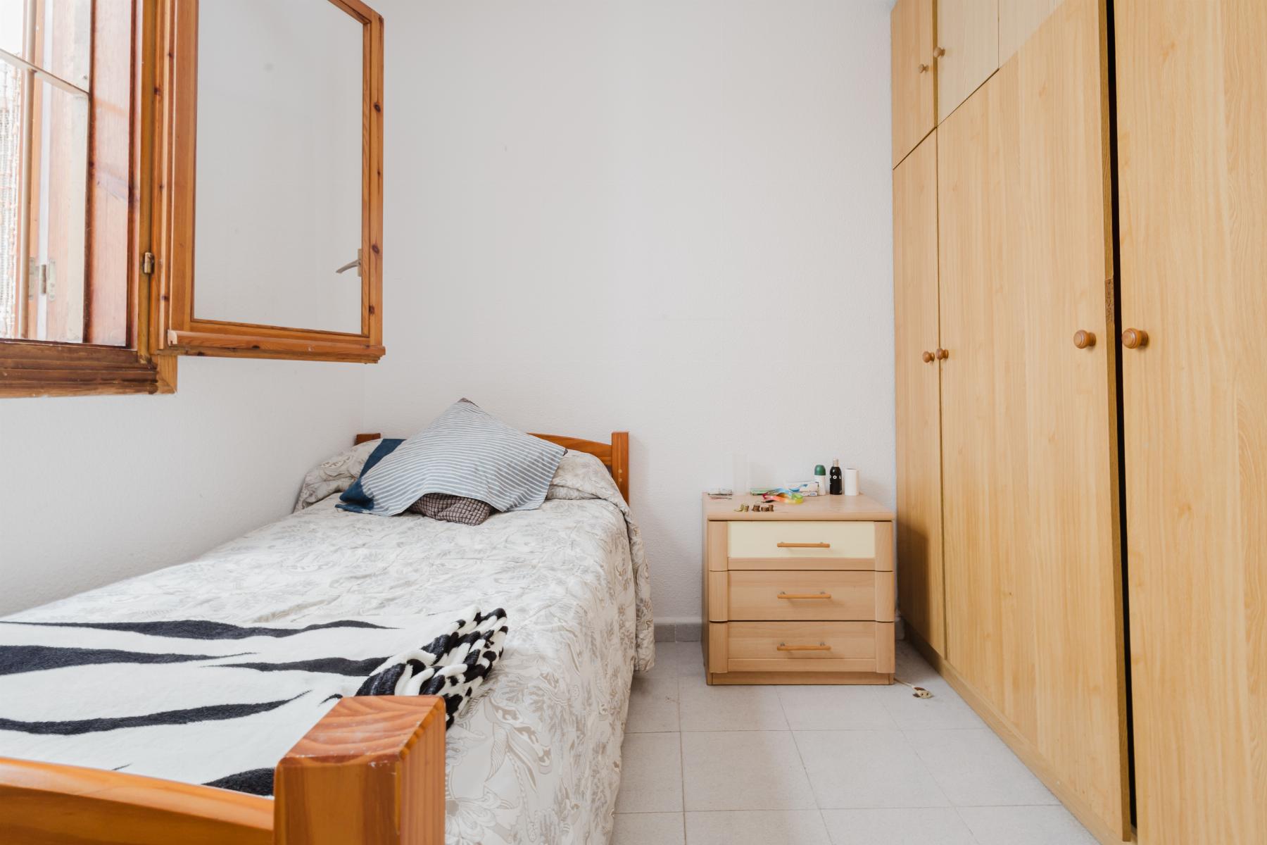 For sale - 2 Bedroom 1 Bathroom Apartamento in Torrevieja - Playa de La Acequion  - Alicante