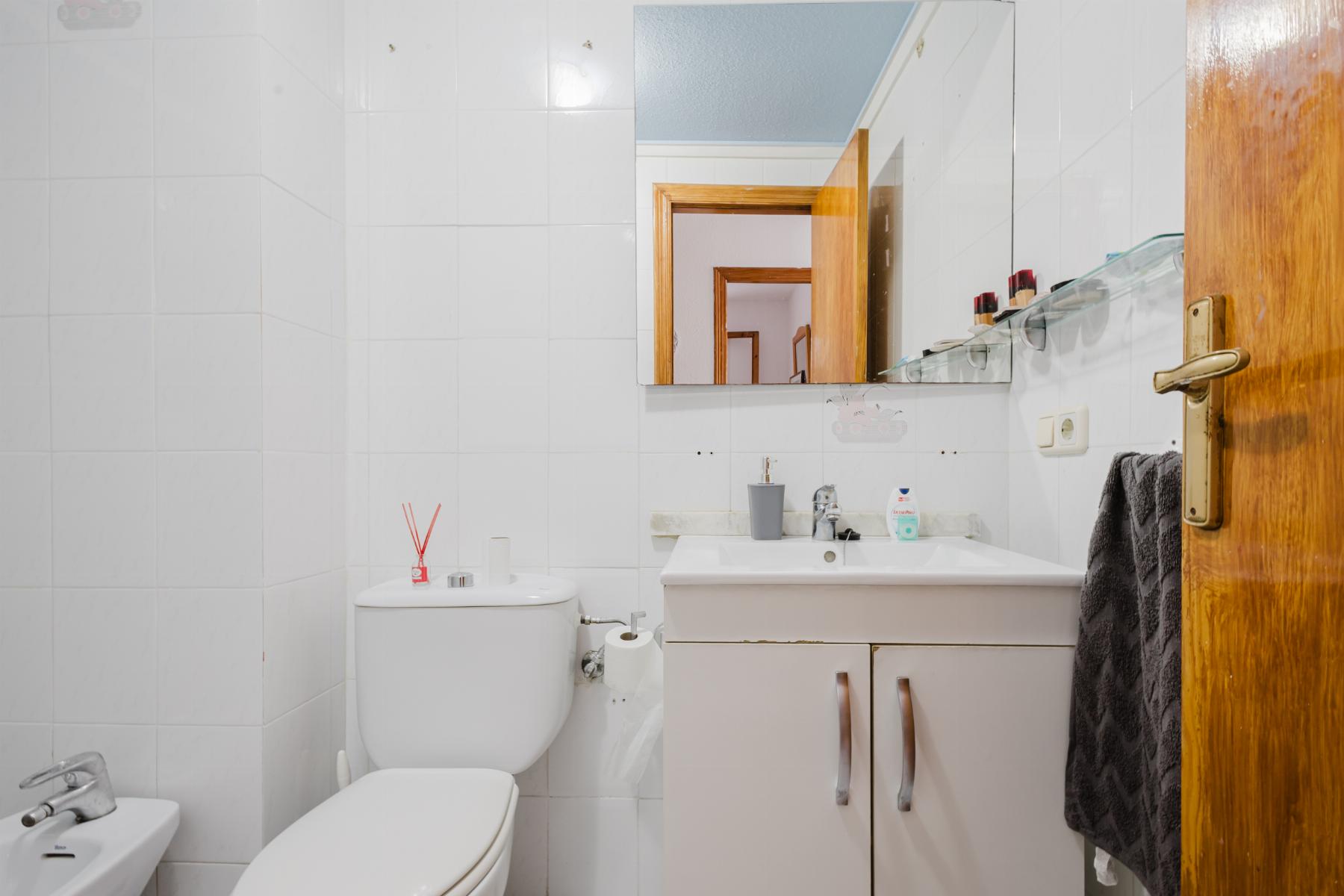 For sale - 2 Bedroom 1 Bathroom Apartamento in Torrevieja - Playa de La Acequion  - Alicante