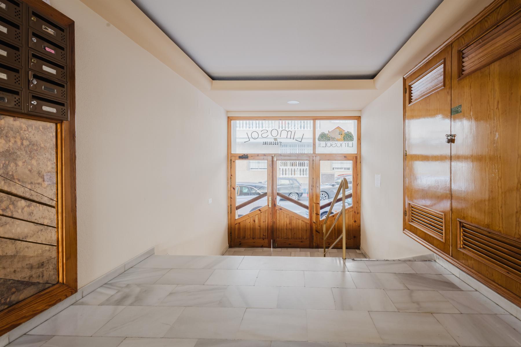 For sale - 2 Bedroom 1 Bathroom Apartamento in Torrevieja - Playa de La Acequion  - Alicante