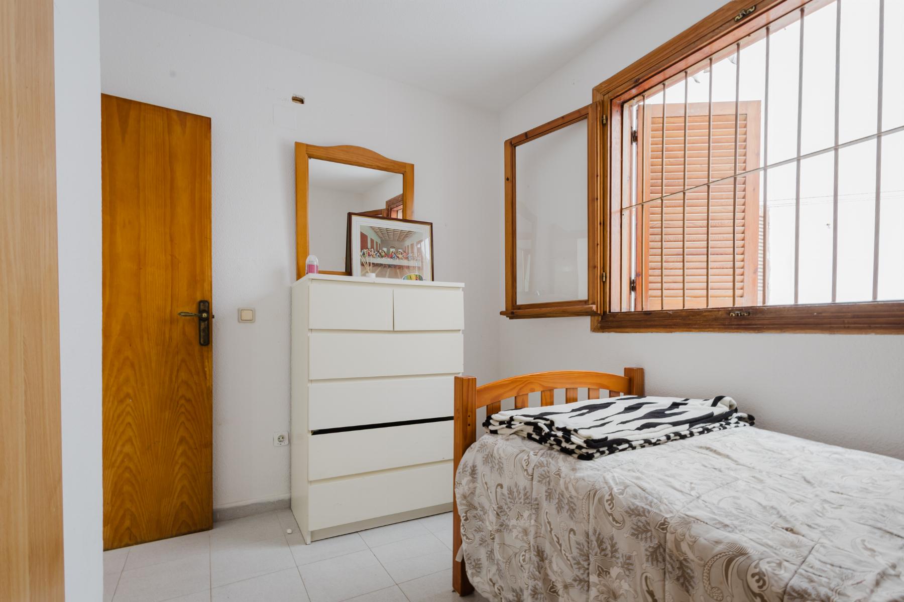 For sale - 2 Bedroom 1 Bathroom Apartamento in Torrevieja - Playa de La Acequion  - Alicante