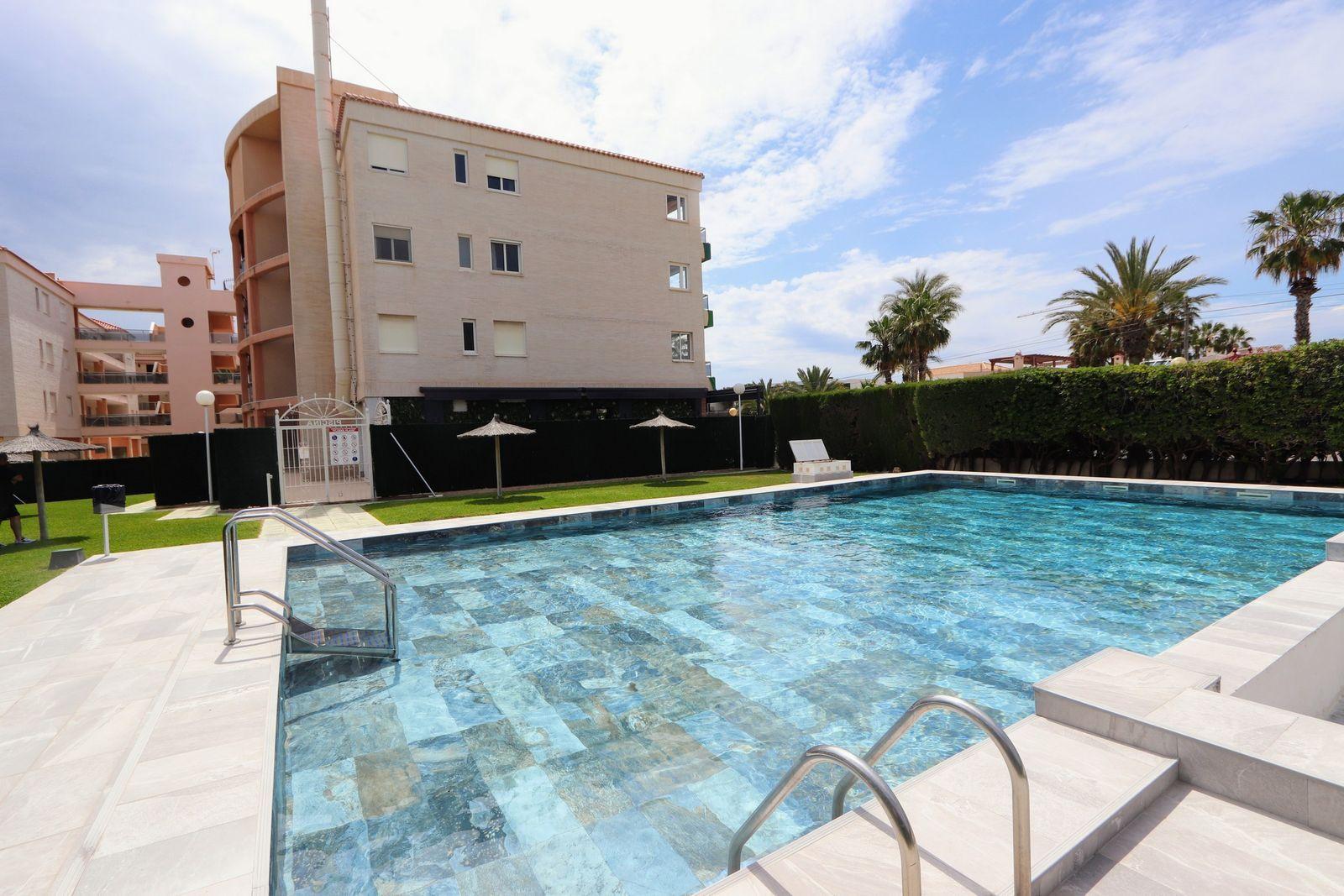 For sale - 3 Bedroom 2 Bathroom Apartamento in Torrevieja - Playa Flamenca  - Alicante