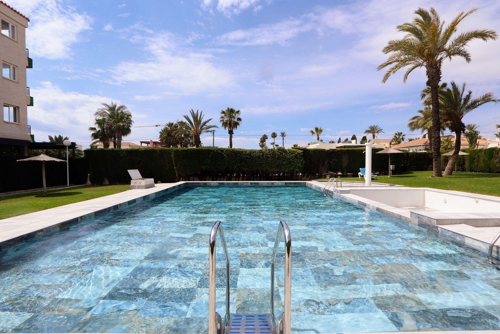 For sale - 3 Bedroom 2 Bathroom Apartamento in Torrevieja - Playa Flamenca  - Alicante