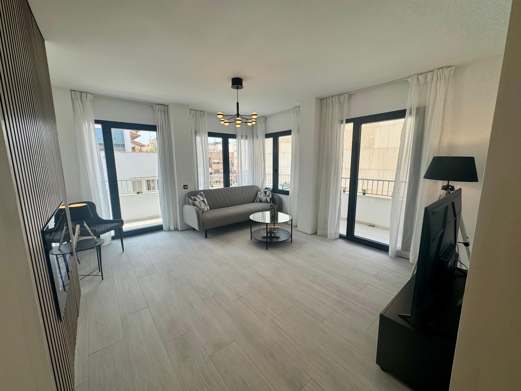 For sale - 3 Bedroom 2 Bathroom Apartamento in Torrevieja - CLUB NAUTICO TORREVIEJA  - Alicante
