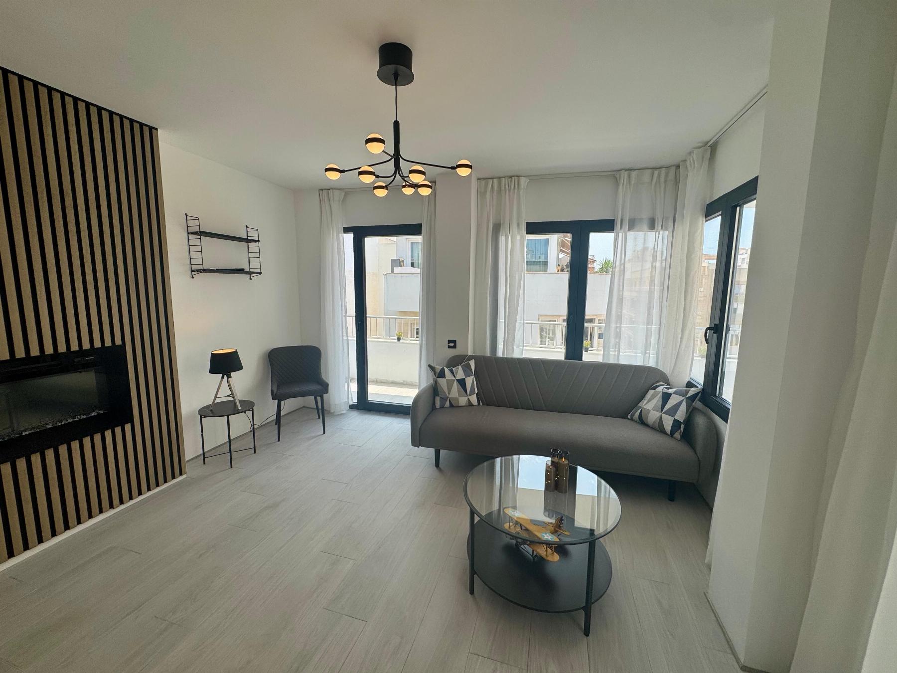 For sale - 3 Bedroom 2 Bathroom Apartamento in Torrevieja - CLUB NAUTICO TORREVIEJA  - Alicante