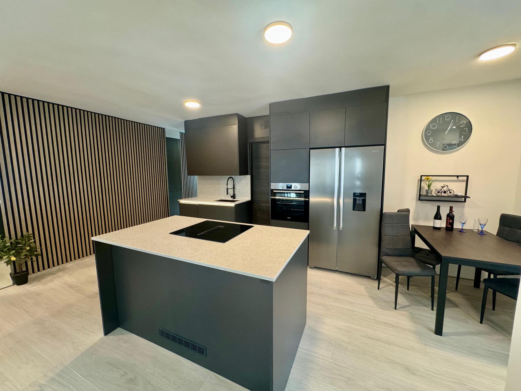 For sale - 3 Bedroom 2 Bathroom Apartamento in Torrevieja - CLUB NAUTICO TORREVIEJA  - Alicante