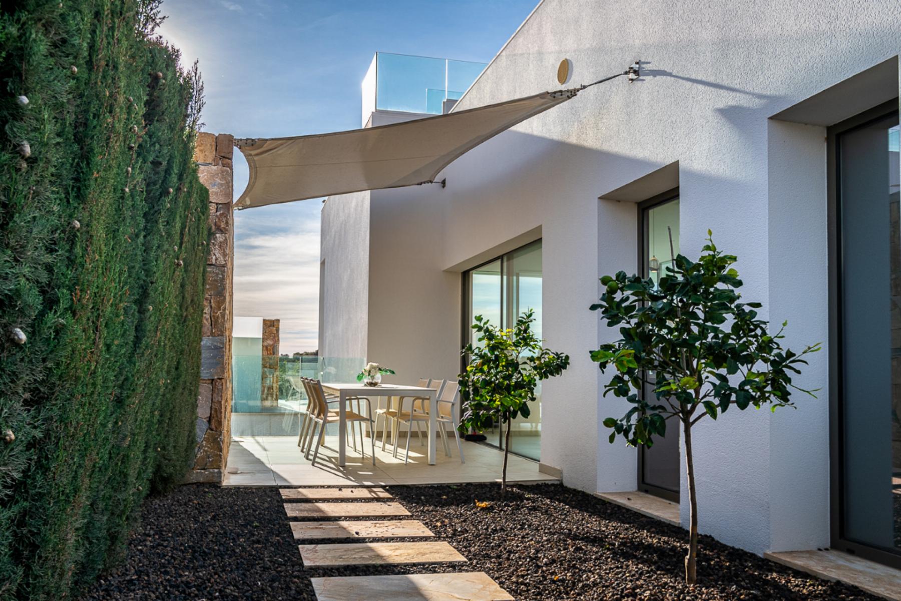 For sale - 4 Bedroom 2 Bathroom Villa in Orihuela Costa - Orihuela Costa  - Alicante