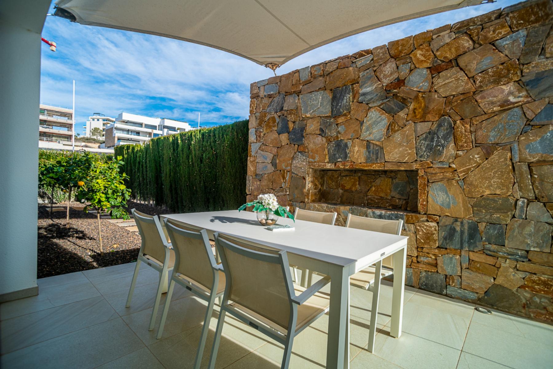 For sale - 4 Bedroom 2 Bathroom Villa in Orihuela Costa - Orihuela Costa  - Alicante