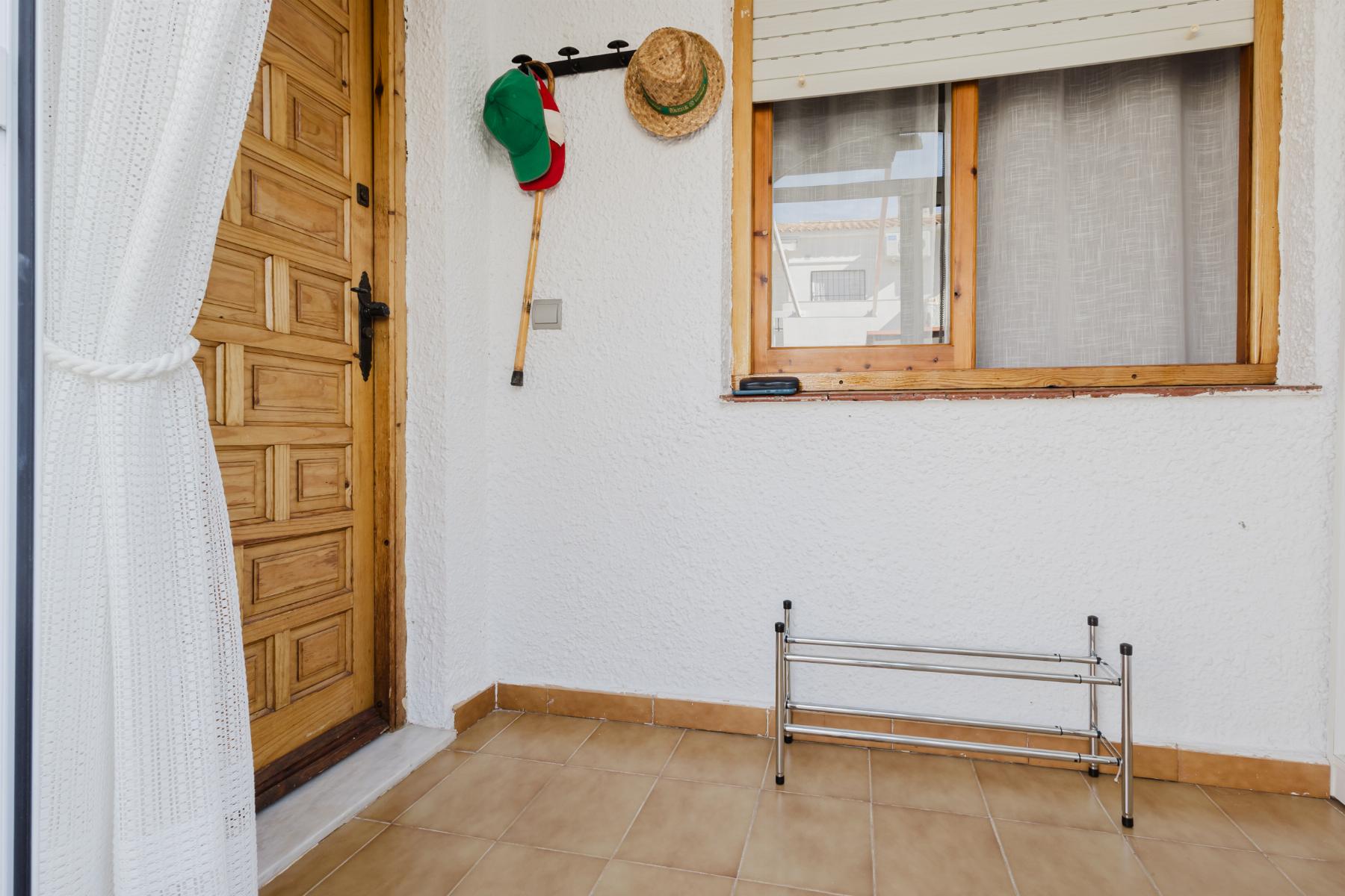 For sale - 3 Bedroom 1 Bathroom Bungalow in Torrevieja - playa de los naufragos  - Alicante