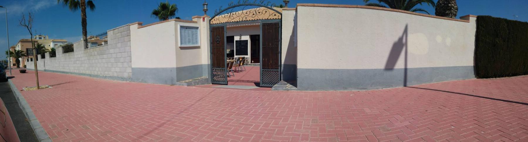For sale - 3 Bedroom 1 Bathroom Bungalow in Torrevieja - playa de los naufragos  - Alicante