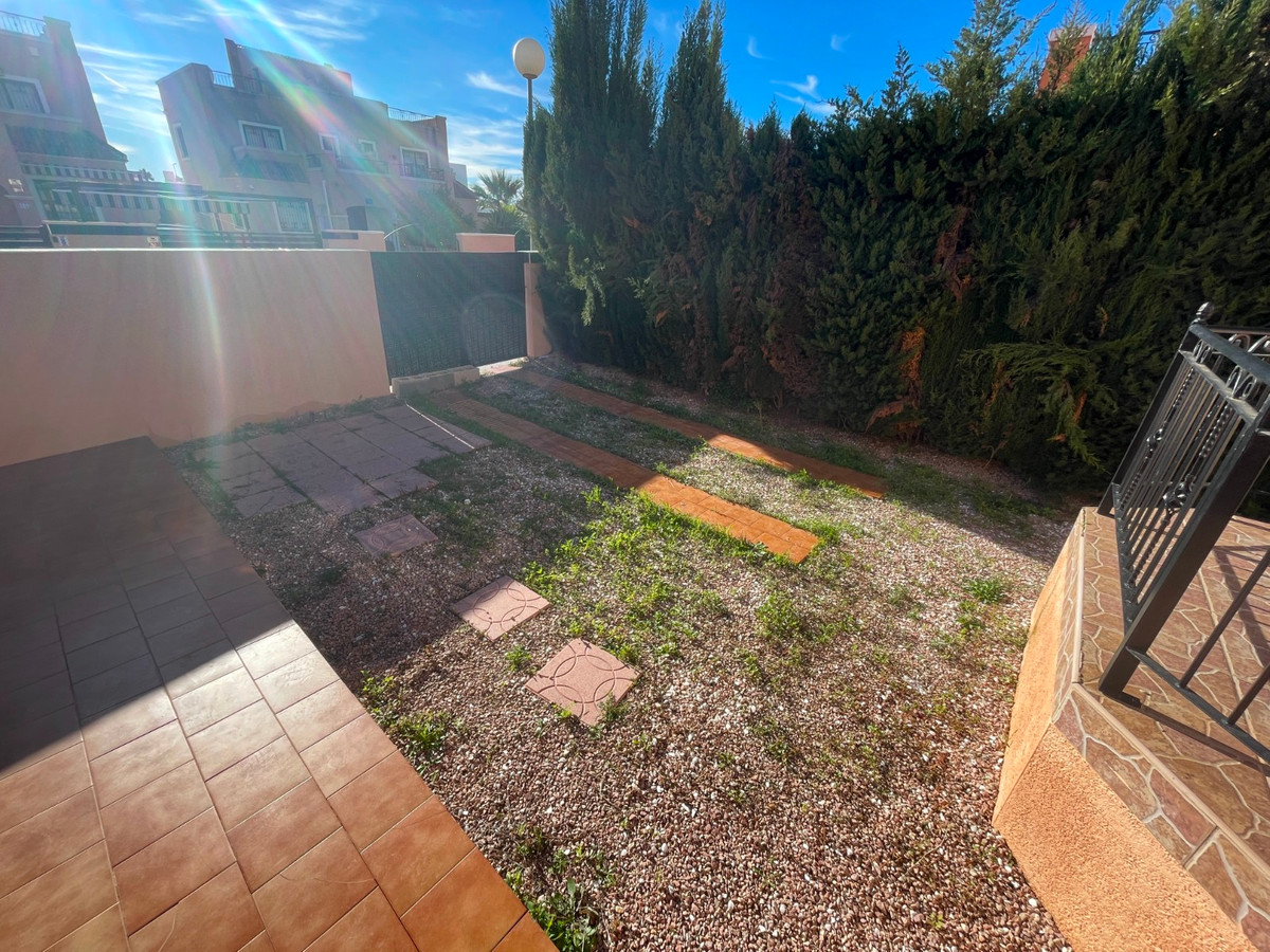 For sale - 3 Bedroom 2 Bathroom House - Townhouse in Los Montesinos - Los Montesinos Centro  - Alicante