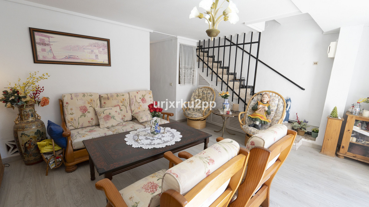 For sale - 3 Bedroom 2 Bathroom House - Townhouse in Torrevieja - Torrevieja Centro  - Alicante