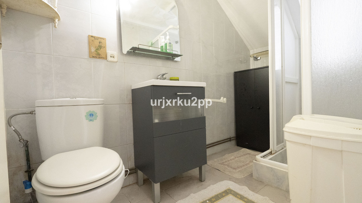 For sale - 3 Bedroom 2 Bathroom House - Townhouse in Torrevieja - Torrevieja Centro  - Alicante