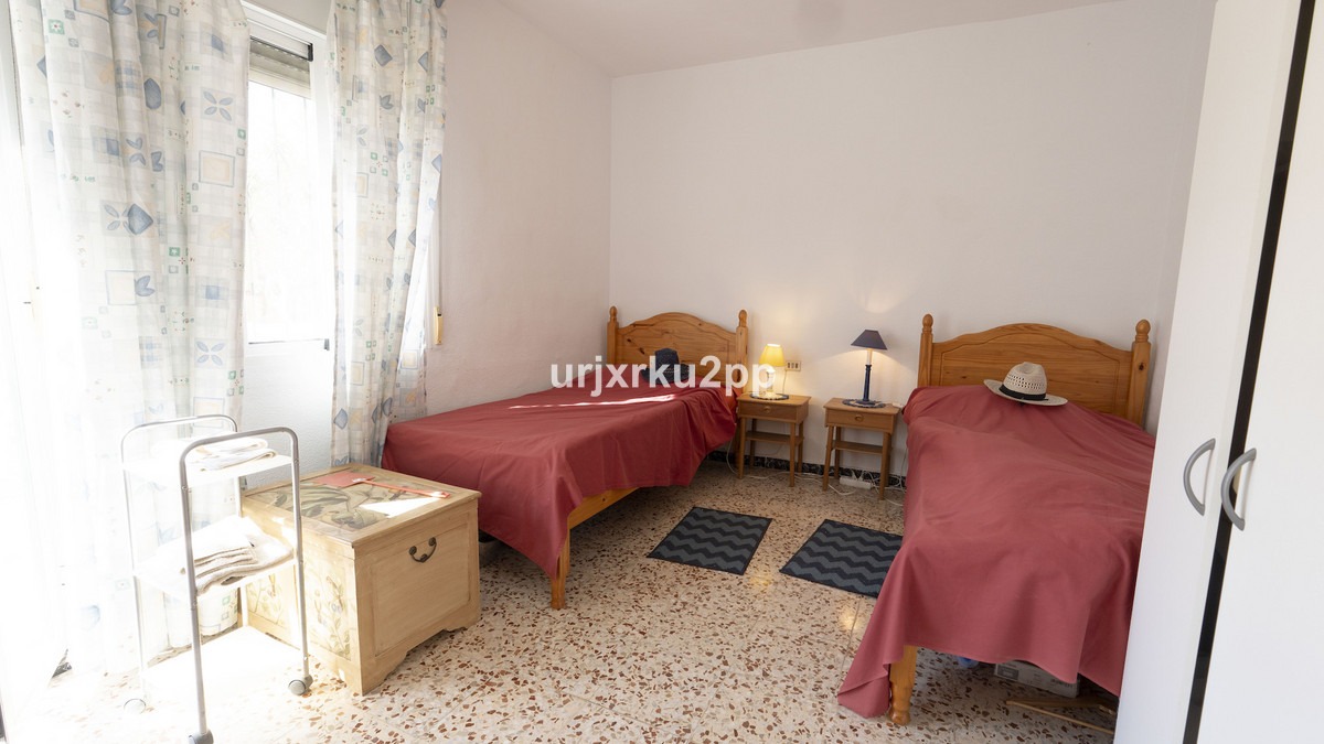 For sale - 3 Bedroom 2 Bathroom House - Townhouse in Torrevieja - Torrevieja Centro  - Alicante