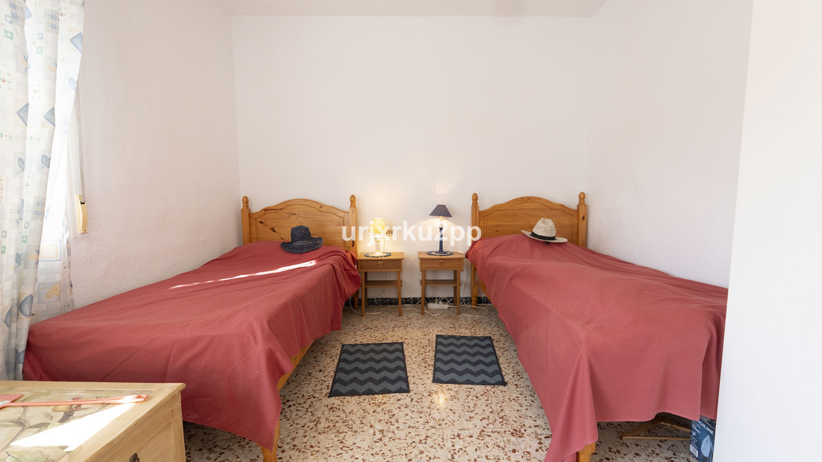 For sale - 3 Bedroom 2 Bathroom House - Townhouse in Torrevieja - Torrevieja Centro  - Alicante