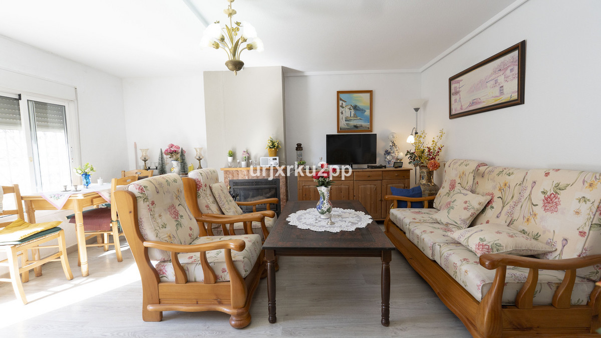 For sale - 3 Bedroom 2 Bathroom House - Townhouse in Torrevieja - Torrevieja Centro  - Alicante