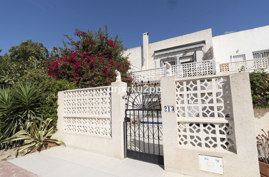 3 Bedroom 2 Bathroom House - Townhouse in Torrevieja