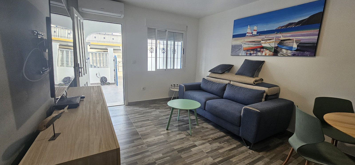 Sold - 2 Bedroom 1 Bathroom Apartment - Ground Floor Apartment in Torrevieja - Torrevieja Centro  - Alicante