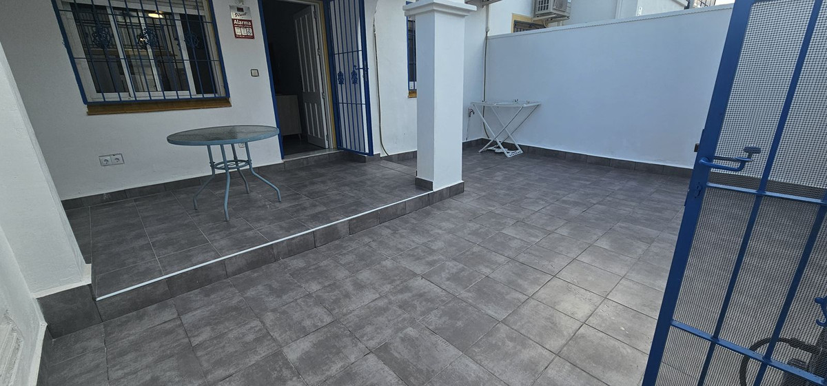 Sold - 2 Bedroom 1 Bathroom Apartment - Ground Floor Apartment in Torrevieja - Torrevieja Centro  - Alicante