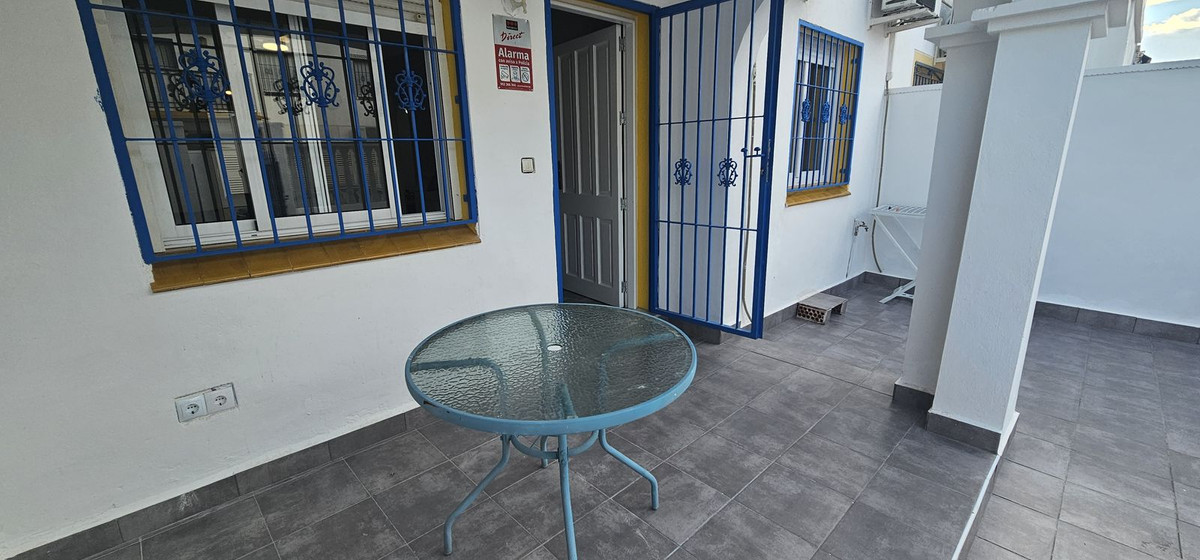 Sold - 2 Bedroom 1 Bathroom Apartment - Ground Floor Apartment in Torrevieja - Torrevieja Centro  - Alicante