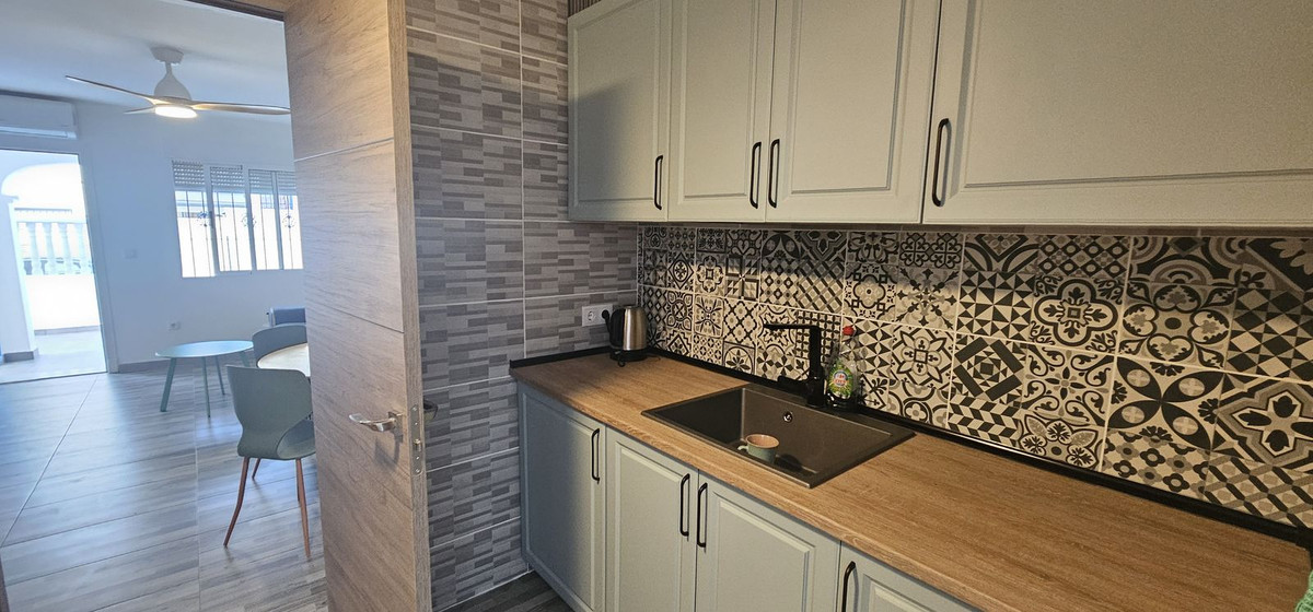 Sold - 2 Bedroom 1 Bathroom Apartment - Ground Floor Apartment in Torrevieja - Torrevieja Centro  - Alicante