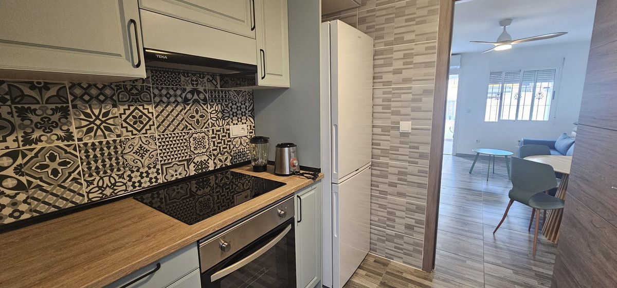 Sold - 2 Bedroom 1 Bathroom Apartment - Ground Floor Apartment in Torrevieja - Torrevieja Centro  - Alicante