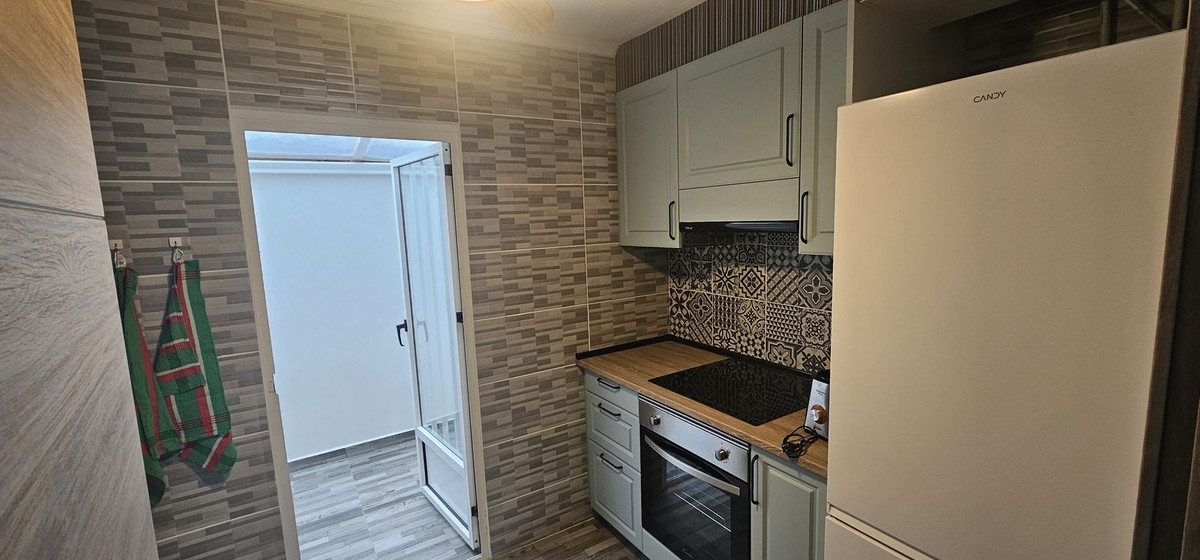 Sold - 2 Bedroom 1 Bathroom Apartment - Ground Floor Apartment in Torrevieja - Torrevieja Centro  - Alicante