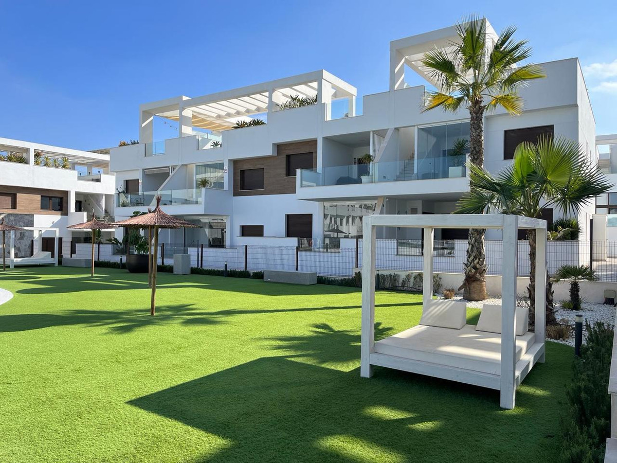 Sold - 3 Bedroom 4 Bathroom Detached Villa in Torrevieja - Los Balcones  - Alicante