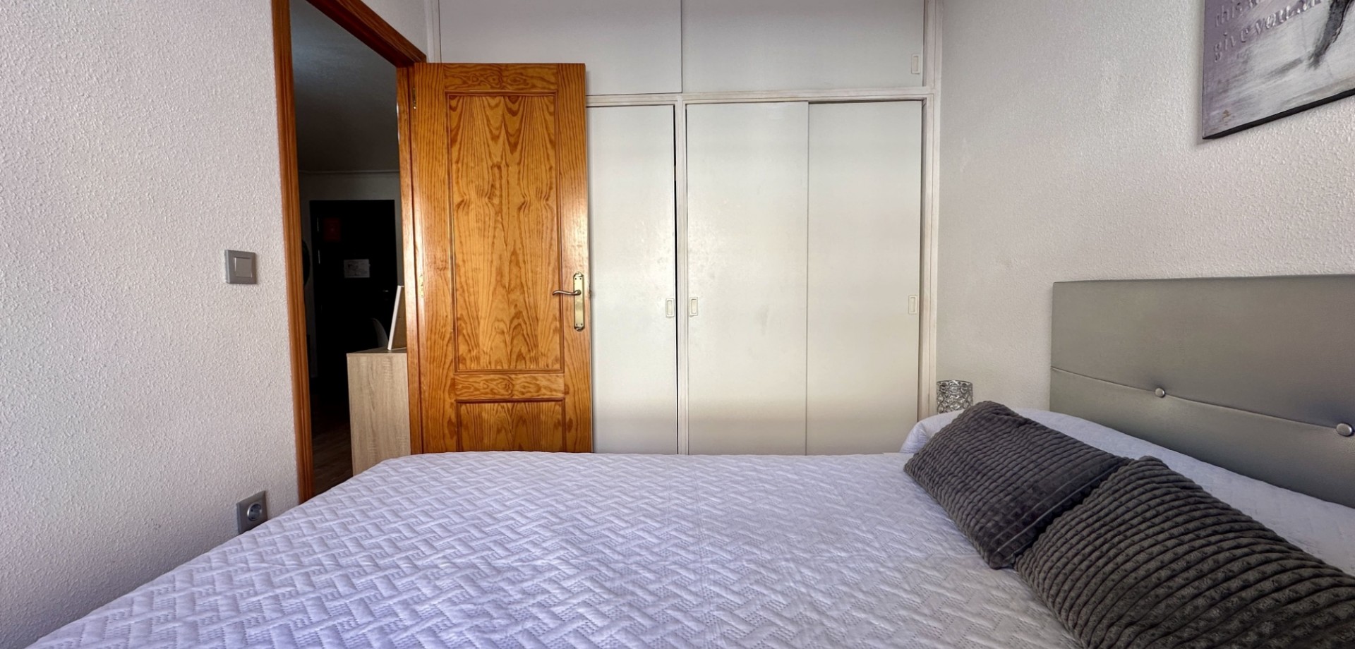 For sale - 2 Bedroom 1 Bathroom Apartment in Torrevieja - Torrevieja  - Costa Blanca (Alicante)