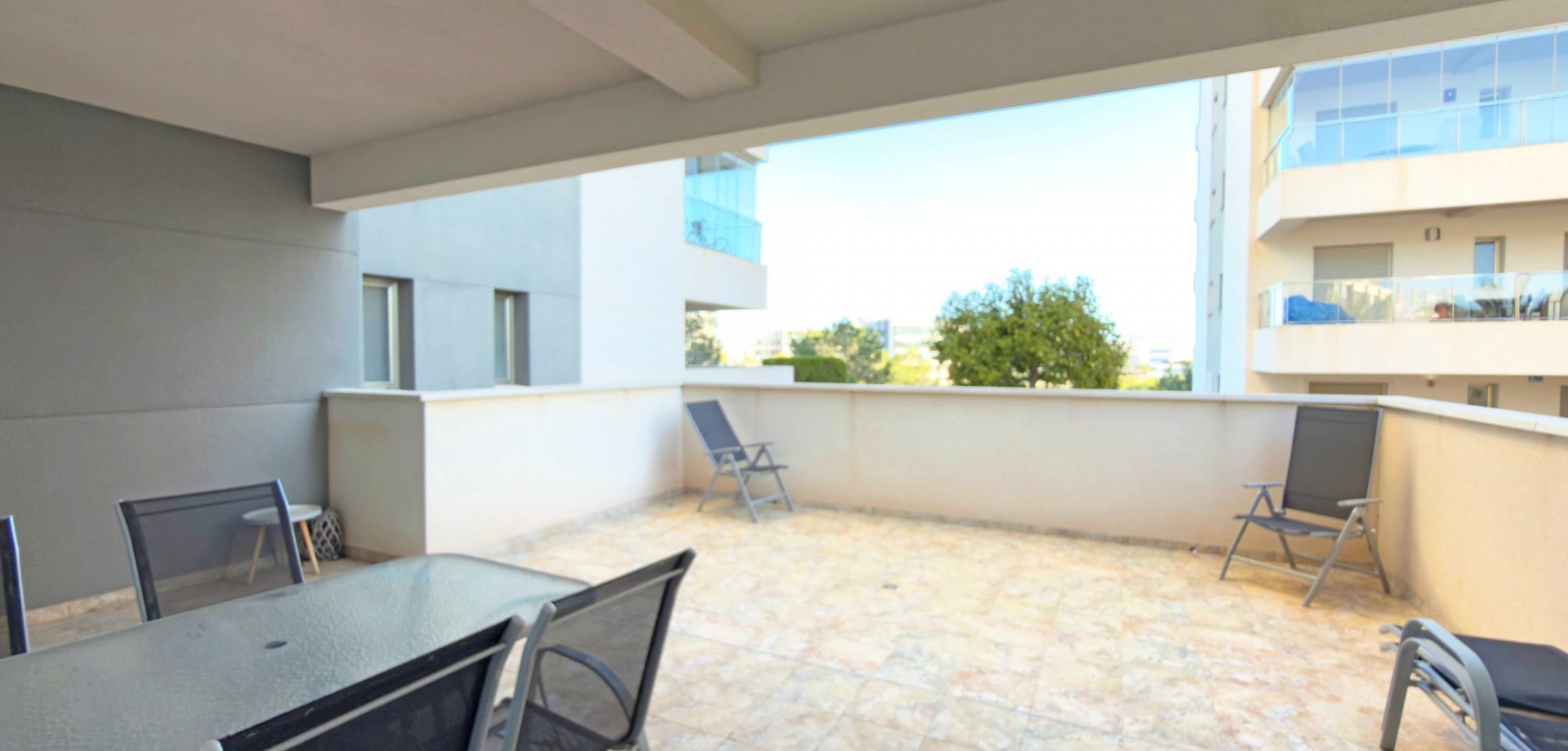 For sale - 2 Bedroom 2 Bathroom Apartment in Villamartin - Los Dolses  - Alicante