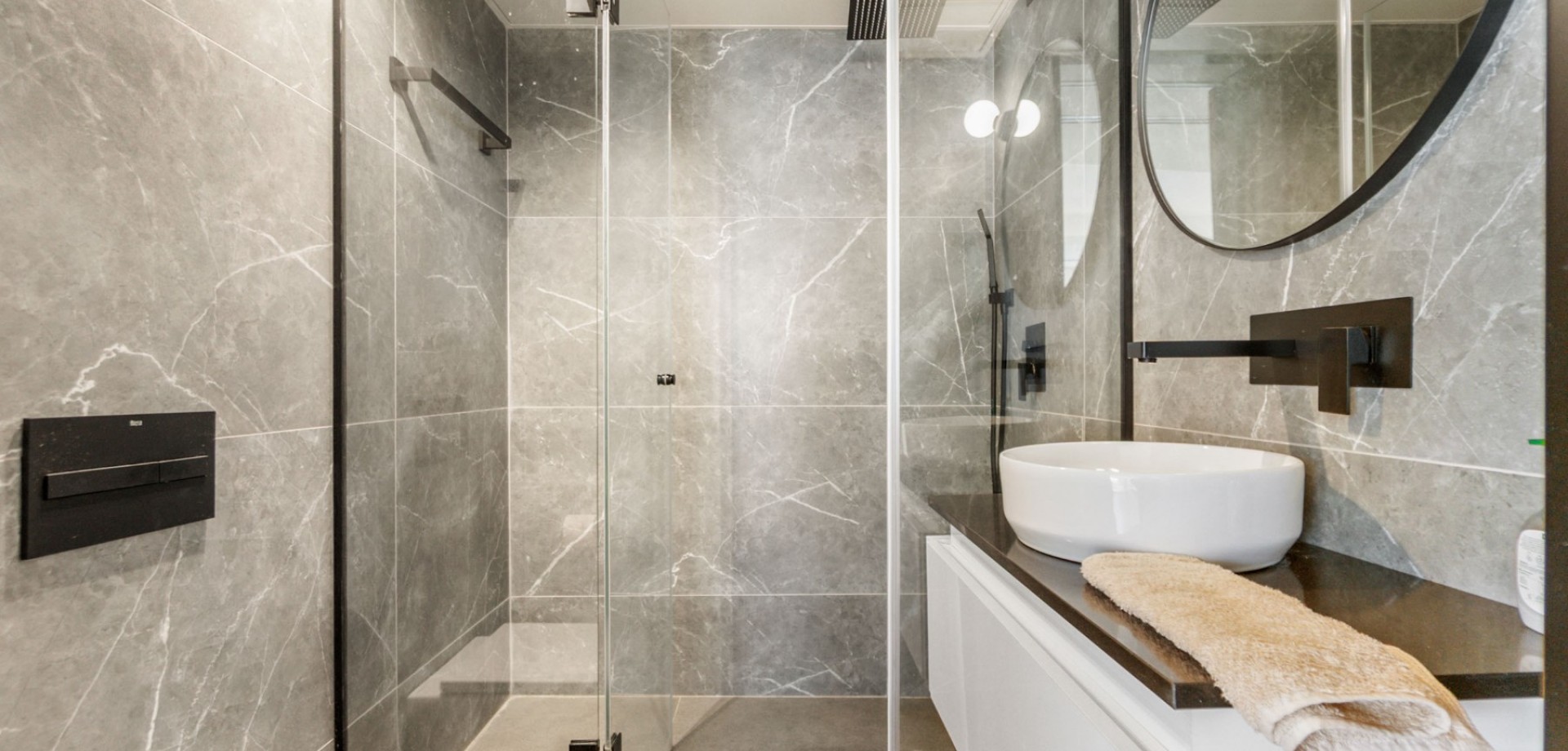 For sale - 2 Bedroom 2 Bathroom Apartment in Torrevieja - Torrevieja  - Costa Blanca (Alicante)