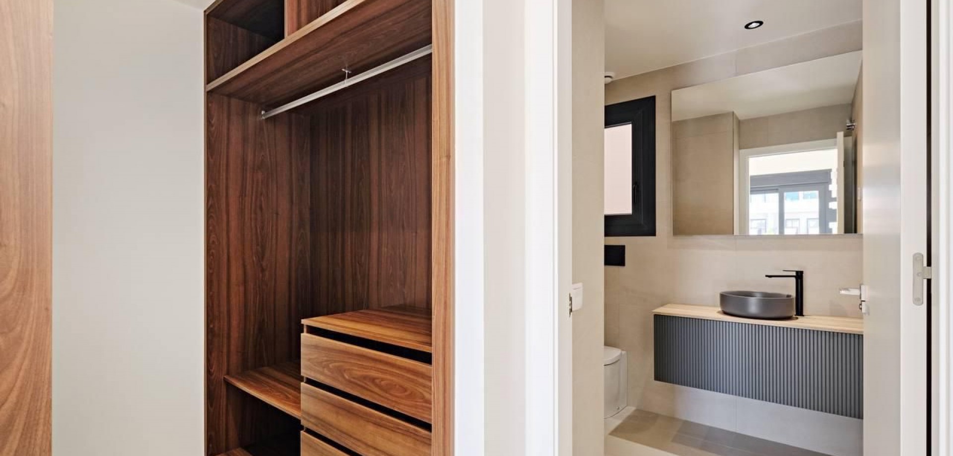 For sale - 2 Bedroom 2 Bathroom Apartment in Torrevieja - La Veleta  - Alicante