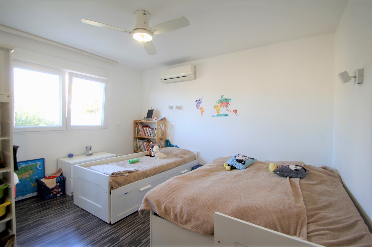 For sale - 3 Bedroom 3 Bathroom Villa in Quesada -  - Alicante