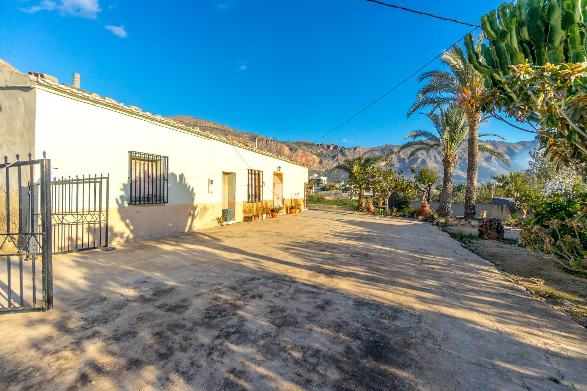 For sale - 4 Bedroom 2 Bathroom Finca in Orihuela - Raiguero De Bonanza  - Alicante