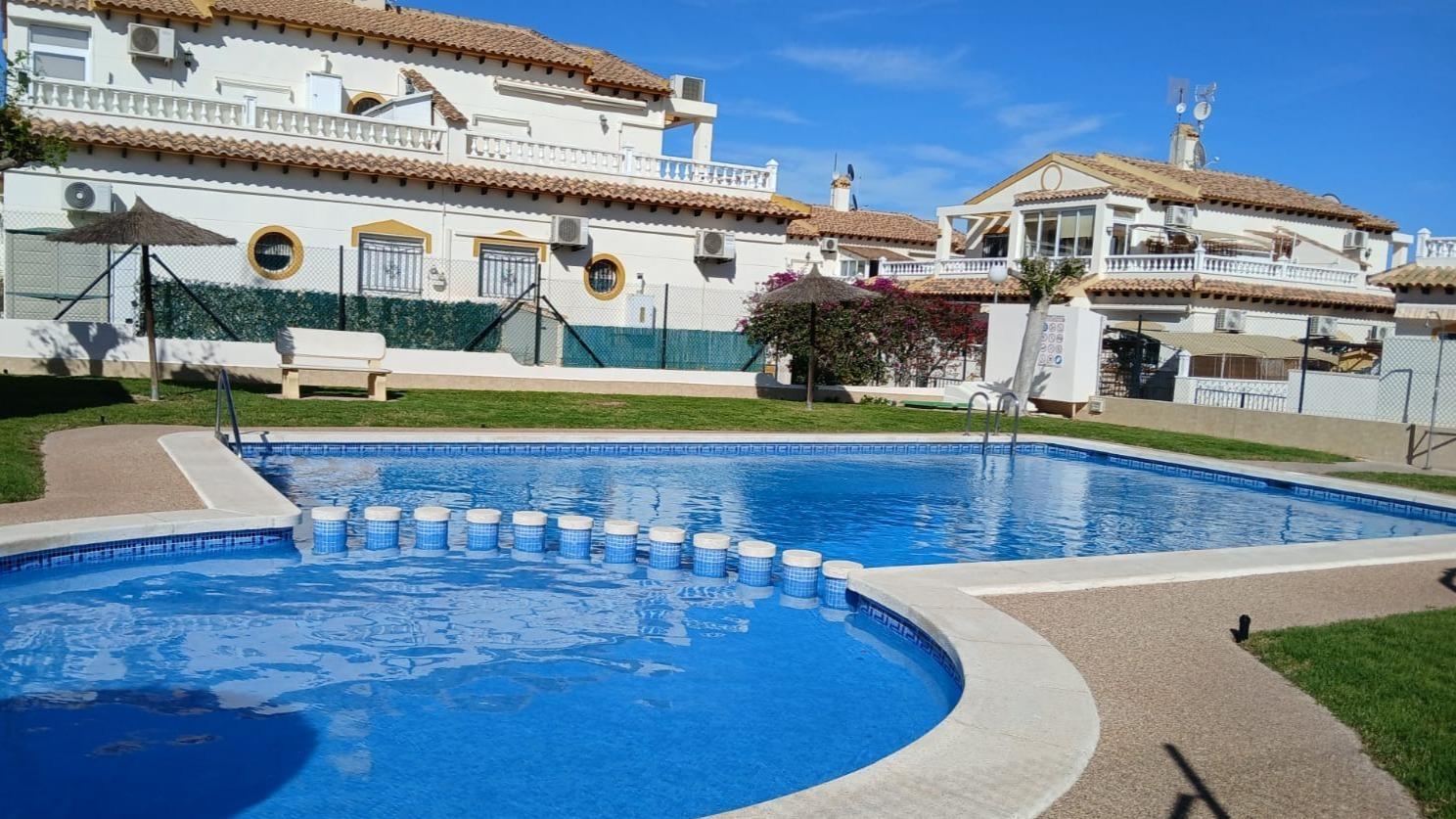For sale - 3 Bedroom 2 Bathroom Town House in Orihuela Costa - Los Balcones  - Alicante
