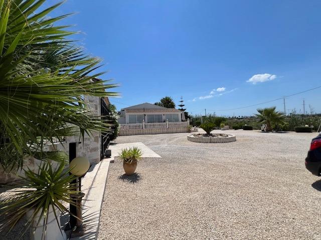 For sale - 3 Bedroom 4 Bathroom Villa in Dolores - Comunidad Valenciana  - Alicante