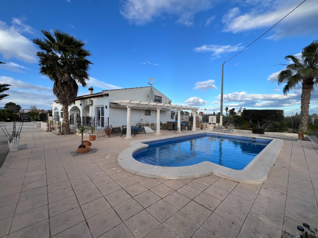 3 Bedroom 4 Bathroom Villa in Dolores