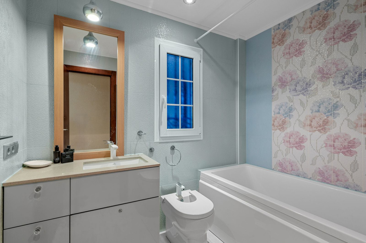 For sale - 2 Bedroom 2 Bathroom Apartment in Cabo Roig - Costa Blanca  - Alicante