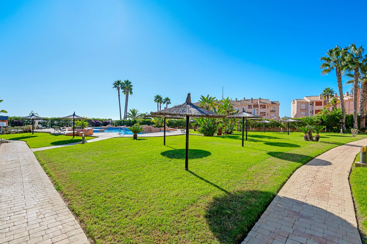 For sale - 2 Bedroom 2 Bathroom Apartment in Cabo Roig - Costa Blanca  - Alicante